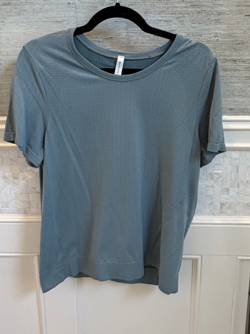 Large Athleta short sleeve perforated top tee minimalist gray sage